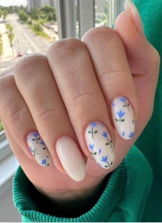 Read more about the article Top 7 Dip Powder Colors Trending This Season For Classy Nails.